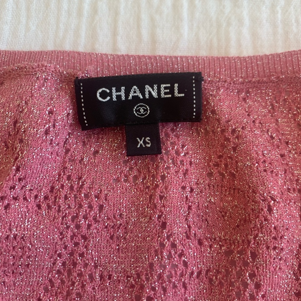 Chanel crop top. - Picture 2 of 4